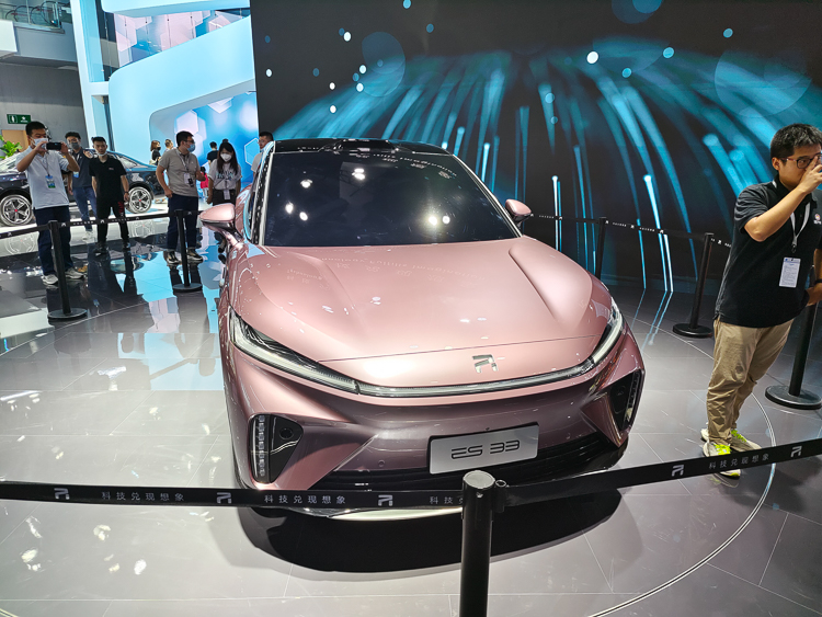 2021成都车展丨R汽车ES33量产版亮相，定位中大型纯电动轿跑SUV-第4张图片-科技快讯