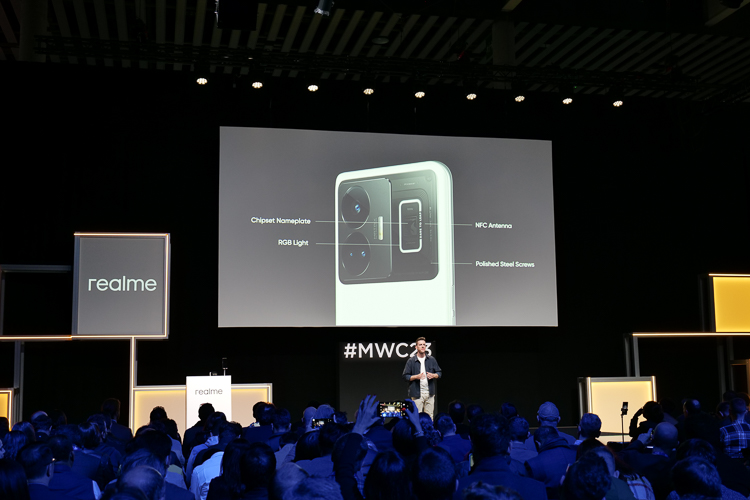MWC2023 | 专访真我副总裁徐起 量产240W满级秒充 中国"速度"领跑世界-第4张图片-科技快讯