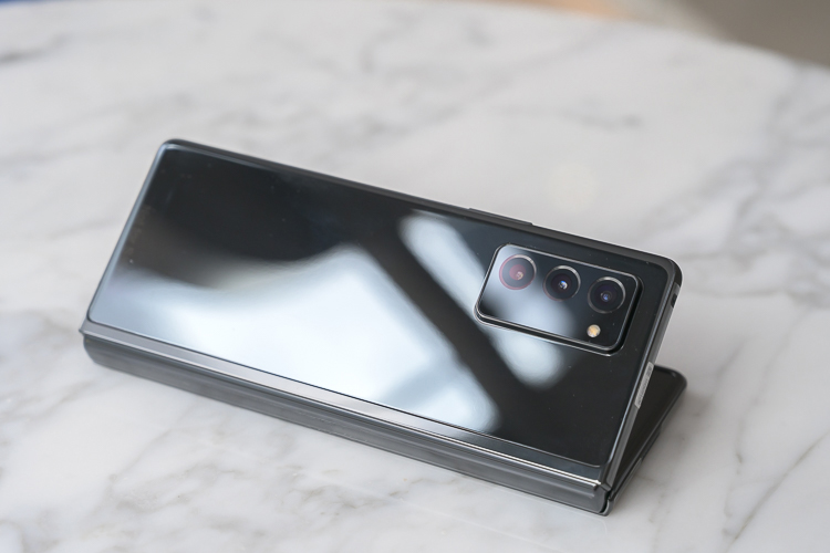 三星Galaxy Z Fold2 5G真机体验：折叠屏有何与众不同？-第10张图片-科技快讯