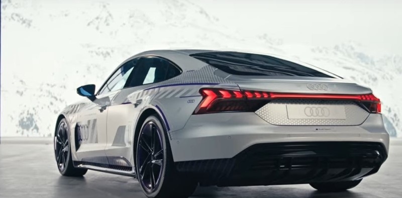 续航488公里 加速3.3秒 奥迪RS e-tron GT参数曝光-第2张图片-科技快讯