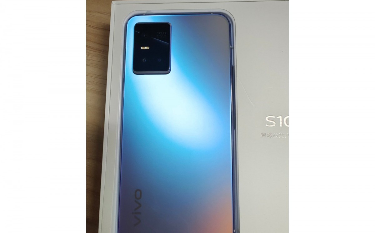 vivo下半年推出折叠屏手机 NEX系列旗舰延期明年-第2张图片-科技快讯