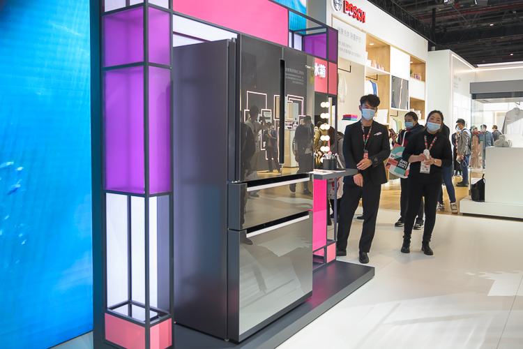 AWE2021 | 博世发布新品冰箱：不仅可以保鲜食材，还有美妆专属空间-第4张图片-科技快讯