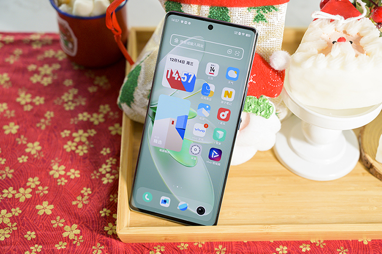 疑似vivo S17系列配置曝光 加入长焦副摄支持80W有线充电-第1张图片-科技快讯