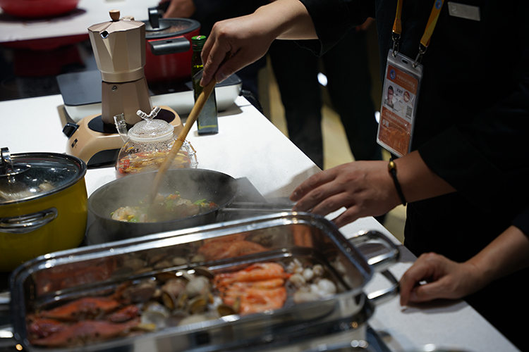 CIIE2021丨米技亮相第四届进博会 用科技打造新中式厨房-第2张图片-科技快讯