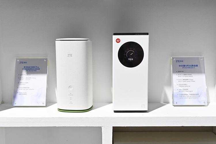 2023MWC | 中兴通讯展示AR眼镜、裸眼3D平板，AI加持打造创新智能终端-第6张图片-科技快讯