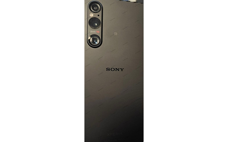 疑似索尼Xperia 1 V背面谍照曝光 取消ToF模块和RGB-IR传感器-第1张图片-科技快讯