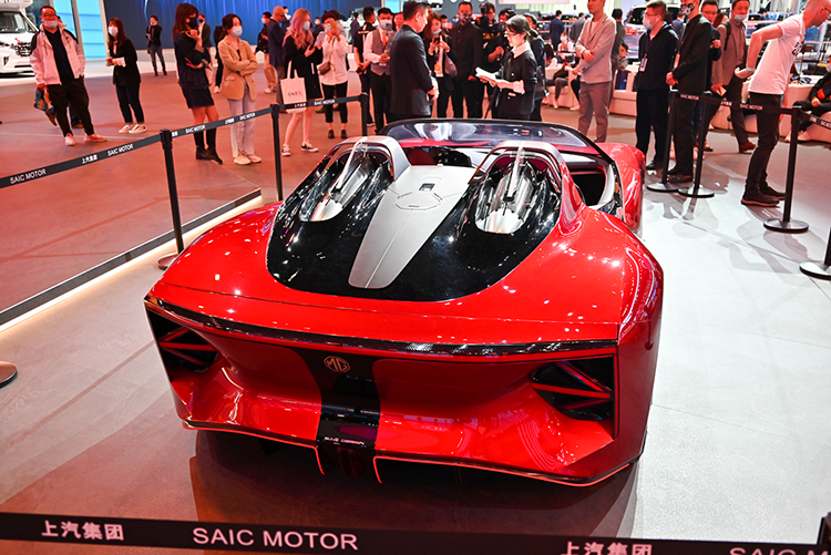 2021上海车展 | 上汽名爵Cyberster狂霸酷炫拽 兼备外观高颜值与电动高性能-第6张图片-科技快讯