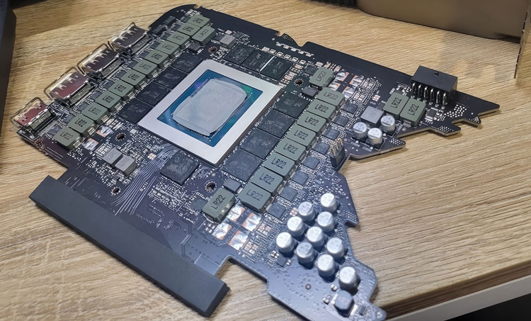 英伟达悄然更新RTX 4090 GPU核心：成本更低-第2张图片-科技快讯