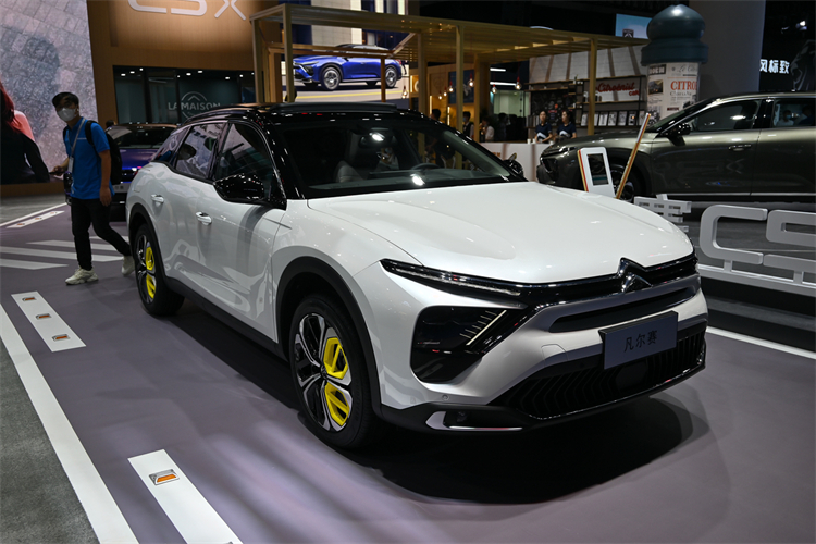 东风雪铁龙凡尔赛C5 X将于9月23日正式上市 预售14.37万元起-第5张图片-科技快讯