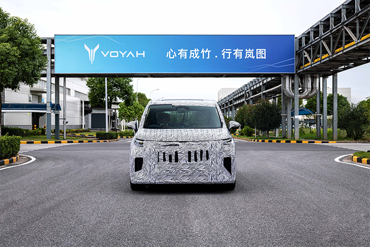岚图首款MPV谍照曝光 将于广州车展正式亮相-第3张图片-科技快讯