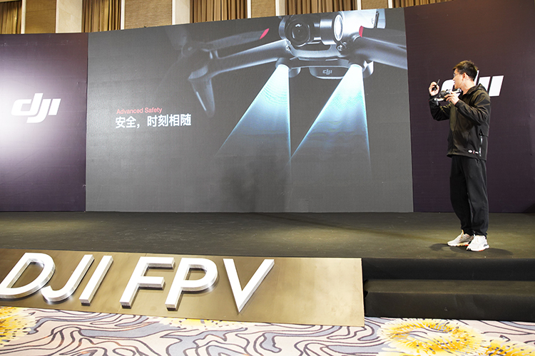 飞临其境享受沉浸航拍体验 大疆正式发布DJI FPV无人机-第6张图片-科技快讯