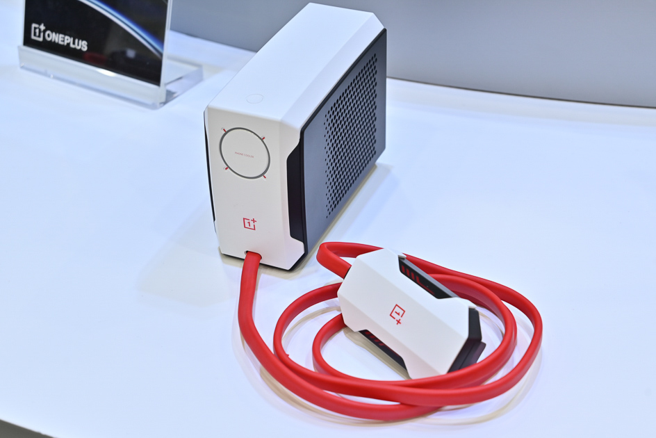 MWC2023 | 一加11概念版亮相 首创内置水冷散热-第4张图片-科技快讯