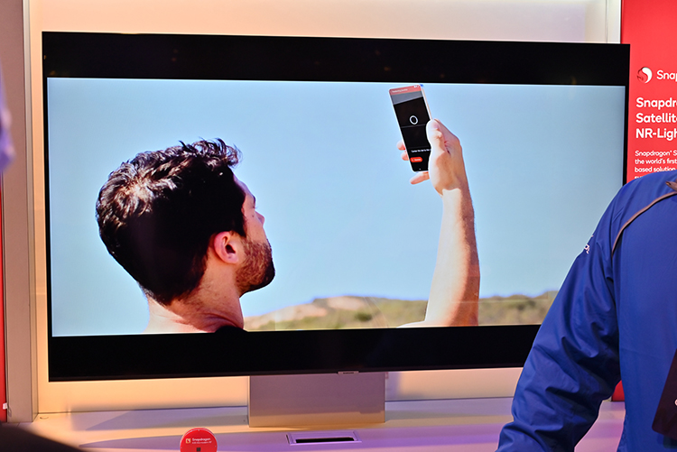 MWC2023 | 高通宣布携手多家手机厂商 推出具备卫星通信功能的手机-第2张图片-科技快讯