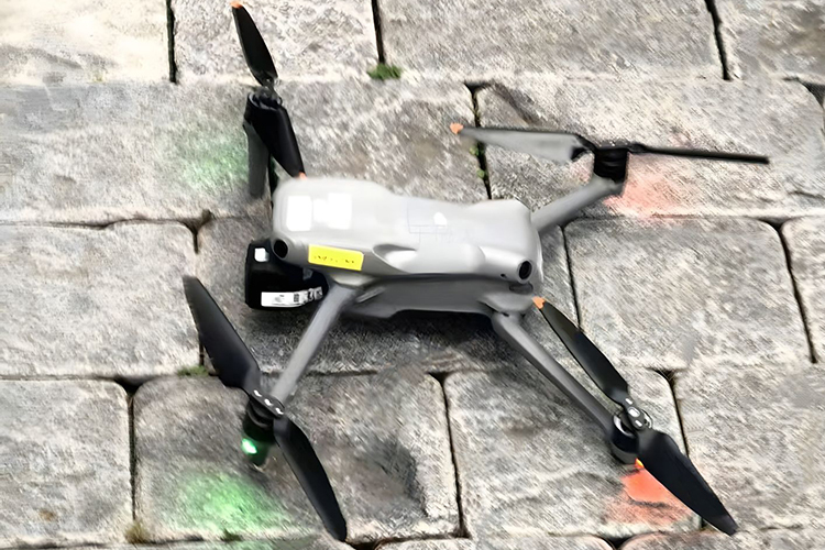 疑似大疆DJI Air 3无人机谍照曝光 双摄配置有望今年夏季亮相-第2张图片-科技快讯