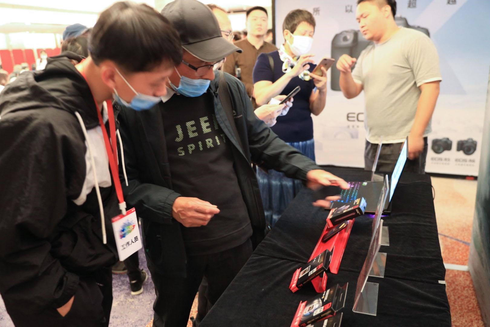 闪迪存储亮相佳能摄影大篷车宁波站 助力摄影师打造拍摄搭档-第11张图片-科技快讯