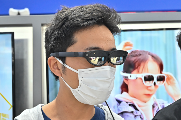 2021MWC丨搭载高通骁龙XR2，采用全自由度手势操作，影创展示6DoF MR眼镜-第6张图片-科技快讯
