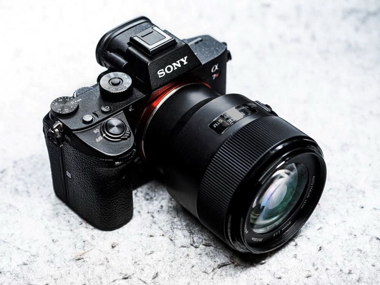 美科推出索尼E卡口85mm F1.8镜头 再度复兴焊马-第2张图片-科技快讯