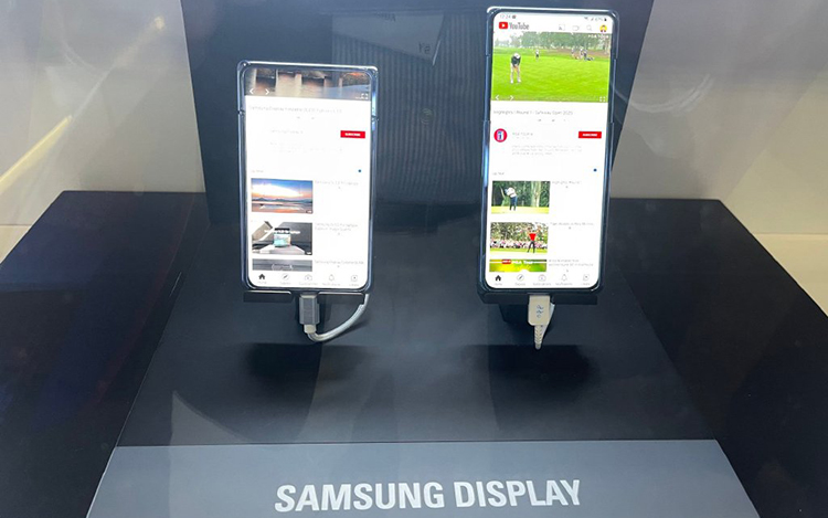 三星展示双折折叠和卷轴屏样品 纵向卷轴技术首次亮相-第4张图片-科技快讯