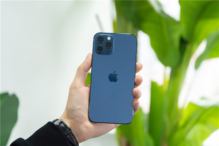 OPPO Find X3 Pro或为后置矩阵四摄设计 布局类似iPhone 12 Pro-第3张图片-科技快讯
