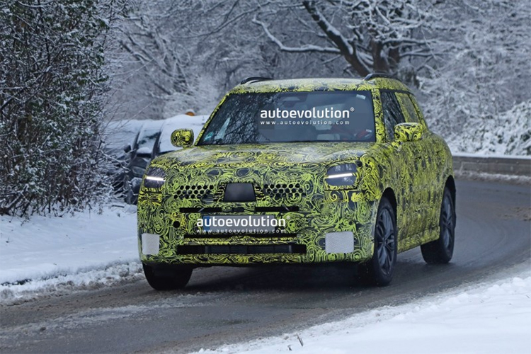 全新MINI COUNTRYMAN谍照曝光 2023年发布并上市-第4张图片-科技快讯