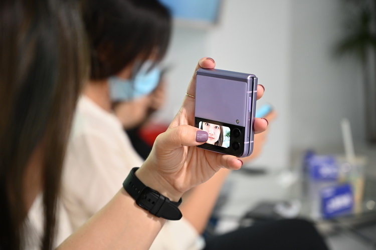 三星Galaxy Z Fold3、Flip3亮相快闪店 手表、耳机同时现身-第8张图片-科技快讯