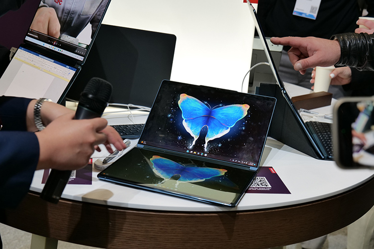 MWC2023 | 联想展示卷轴屏手机与笔记本概念产品 探索屏幕延展新用途-第19张图片-科技快讯