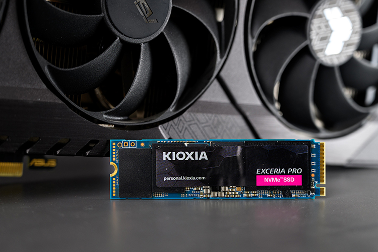 为什么现在旗舰级固态硬盘SSD都采用PCIe 4.0通道？-第3张图片-科技快讯