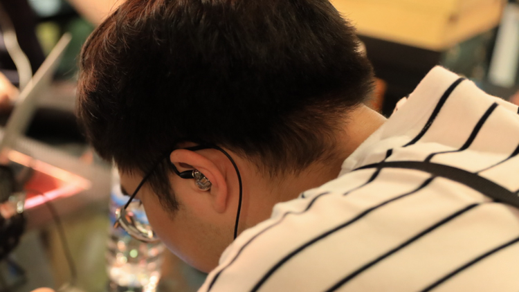 让老饕感受发烧级耳机音质：舒尔举办Aonic耳机新品试听会-第8张图片-科技快讯