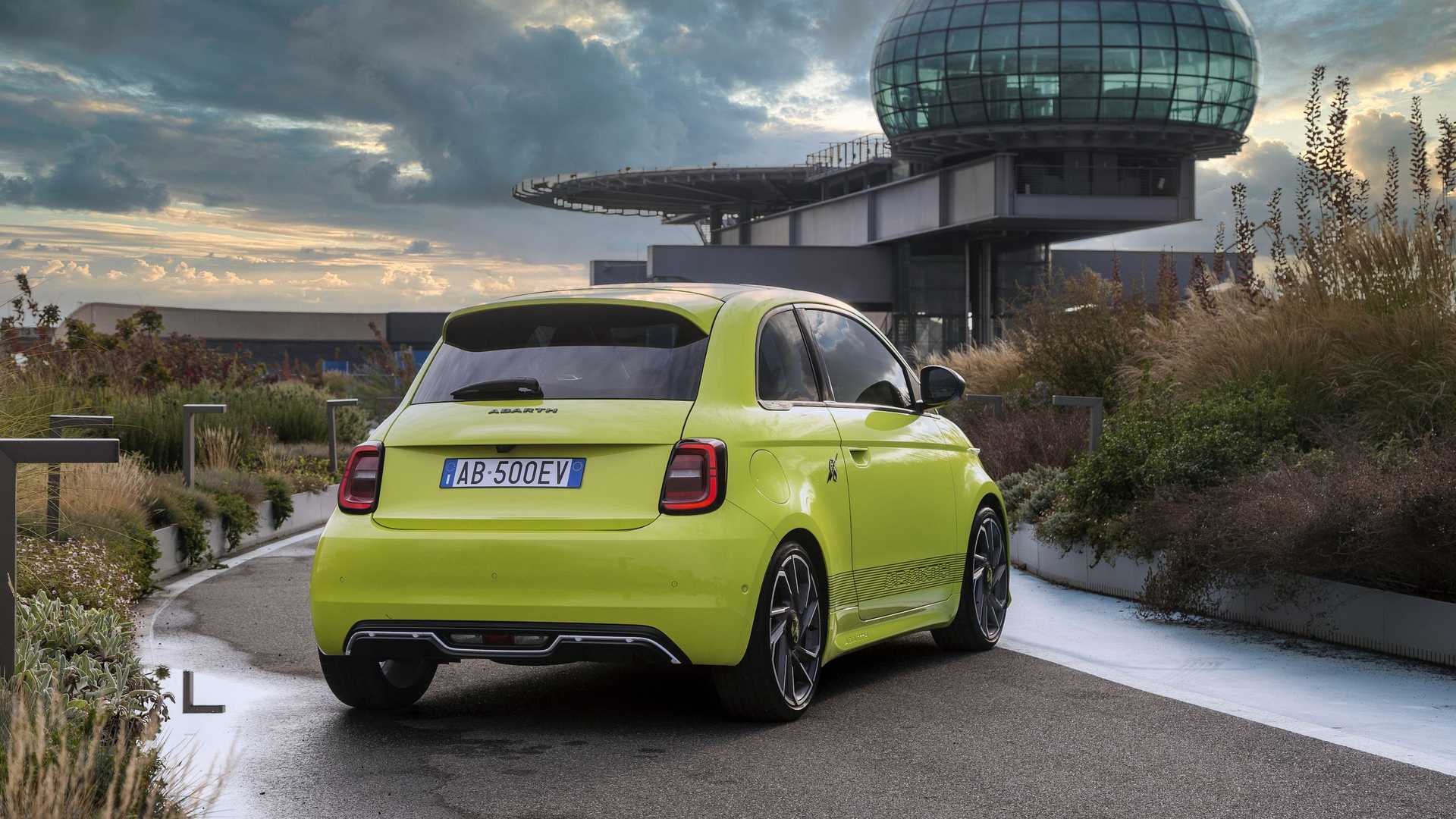 纯正小电炮，7秒可破百，Abarth 500e官图正式发布-第3张图片-科技快讯