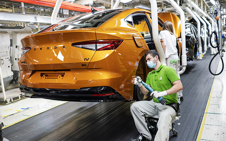 斯柯达ENYAQ COUPE iV正式下线：定位纯电轿跑SUV 续航545km-第1张图片-科技快讯