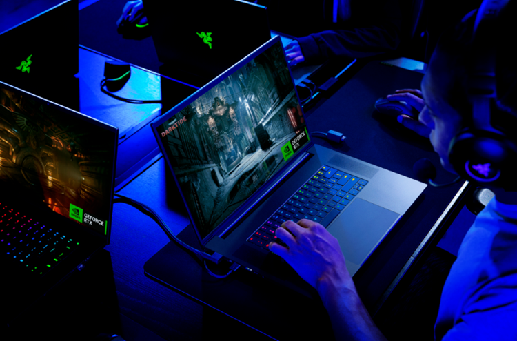 CES 2023 |雷蛇发布灵刃16、灵刃18笔记本，同时还有游戏手柄、VR外设等新品-第2张图片-科技快讯