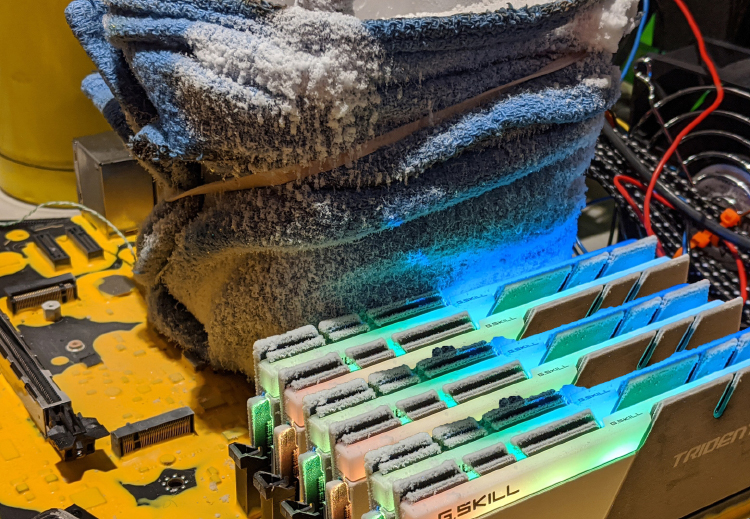 距离超频10G又近了一步 英特尔i9-10900K液氮超频至7GHz-第3张图片-科技快讯