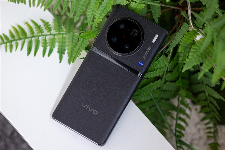vivo X100系列或将首发天玑9300 超大杯则搭载骁龙8 Gen 3-第3张图片-科技快讯