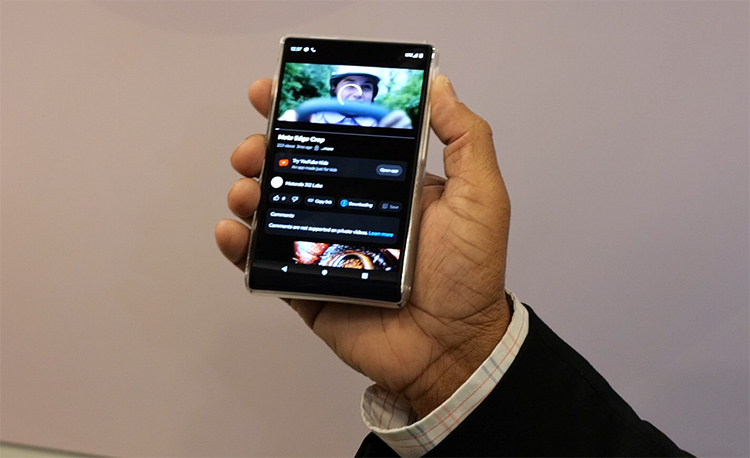 MWC2023 | 联想展示卷轴屏手机与笔记本概念产品 探索屏幕延展新用途-第5张图片-科技快讯