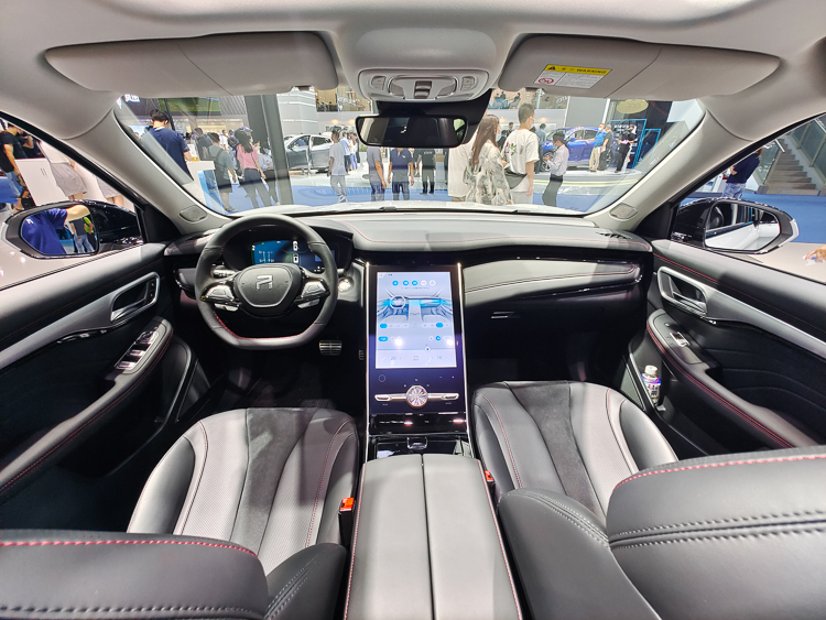 2021成都车展丨R汽车ES33量产版亮相，定位中大型纯电动轿跑SUV-第7张图片-科技快讯