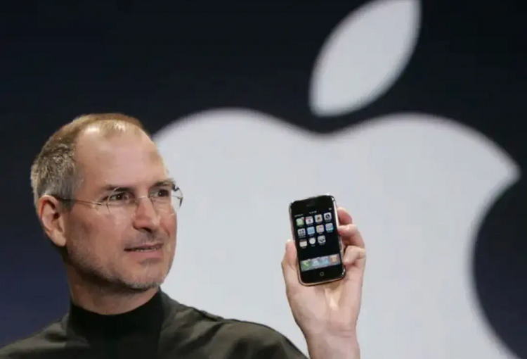 未拆封的初代iPhone，以超过40万元的价格拍卖-第1张图片-科技快讯