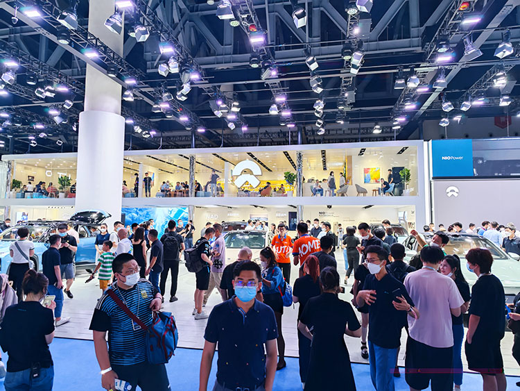 2022成都车展 | 蔚来ET5镜空粉正式发布，旗下全系车型共同亮相-第1张图片-科技快讯