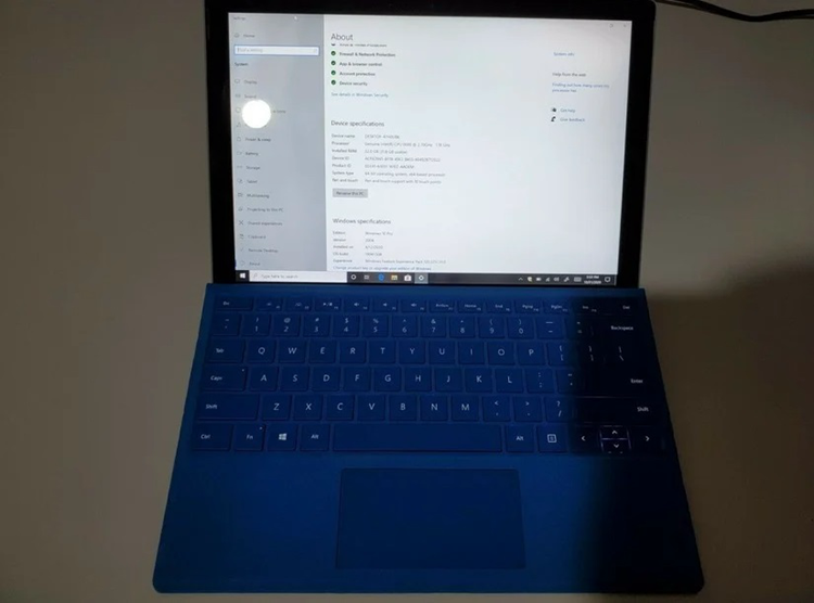 微软Surface Pro 8工程机曝光：搭载11代酷睿处理器+32G内存-第1张图片-科技快讯