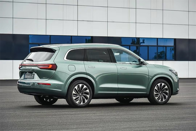 AITO问界M7真车图曝光：定位中大型SUV 将于年内上市-第3张图片-科技快讯
