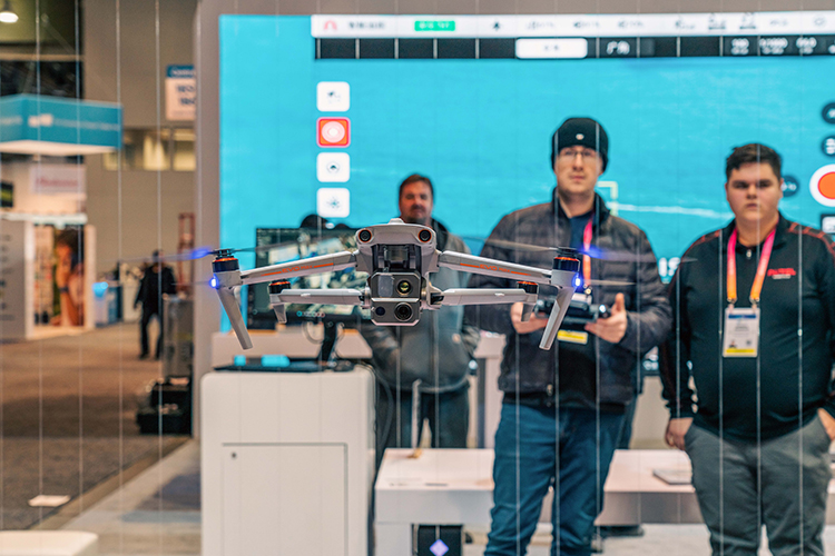 CES2023 | 道通发布EVO Max 4T无人机 配备三摄并支持10倍光变-第2张图片-科技快讯