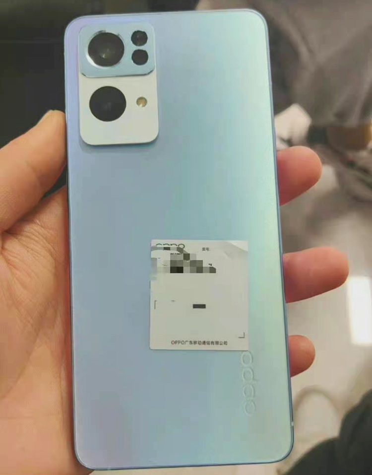 OPPO Reno7真机曝光，采用云阶设计有点vivo味了？-第1张图片-科技快讯