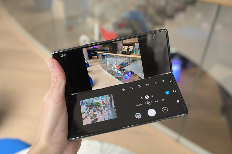三星Galaxy Z Fold2 5G真机体验：折叠屏有何与众不同？-第11张图片-科技快讯