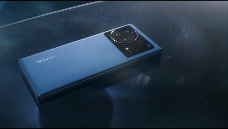 vivo X Fold官方渲染图公布，"方圆天阶"四摄蔡司镜头，2K内屏+素皮材质-第2张图片-科技快讯