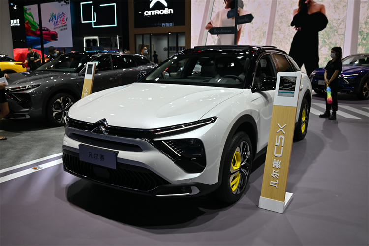 2021成都车展丨孤单又花哨的雪铁龙，凡尔赛C5 X 改装版亮相-第13张图片-科技快讯