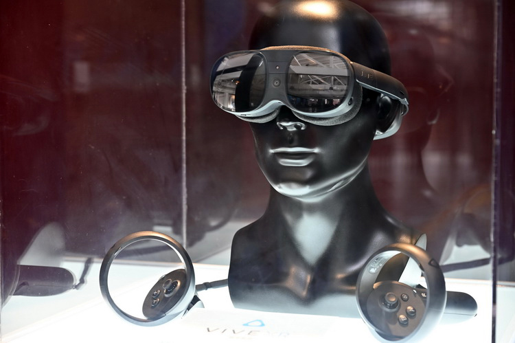 HTC VIVE XR精英套装首次亮相 中国内地预定客户优先于欧美发货-第2张图片-科技快讯