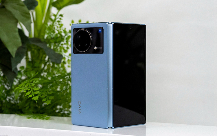 vivo后续或有X Fold折叠屏迭代新机 搭载骁龙8+处理器支持80W有线快充-第1张图片-科技快讯
