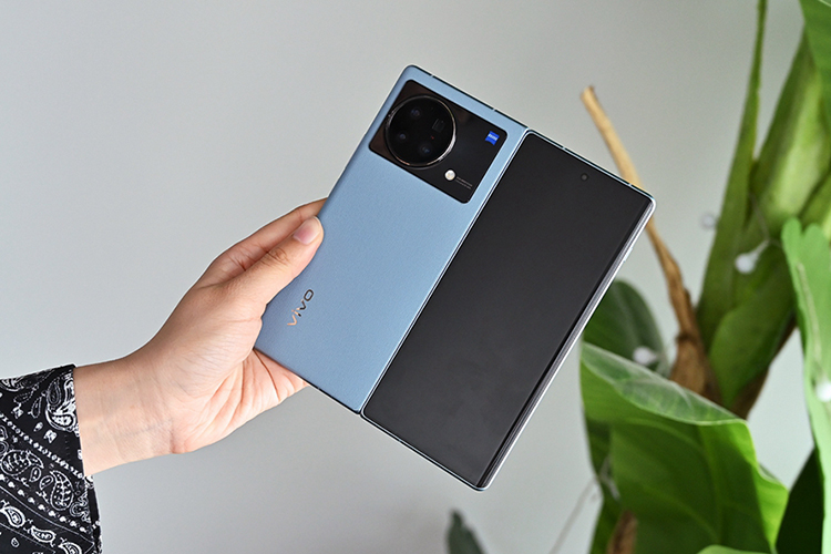 vivo后续或有X Fold折叠屏迭代新机 搭载骁龙8+处理器支持80W有线快充-第2张图片-科技快讯