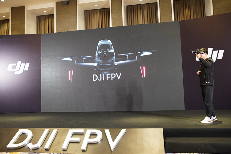 飞临其境享受沉浸航拍体验 大疆正式发布DJI FPV无人机-第2张图片-科技快讯