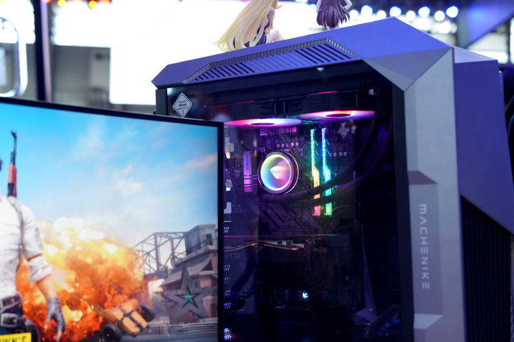 机械师ChinaJoy上发布搭载RTX2070 Super满血版轻薄旗舰本：战空F117-X-第3张图片-科技快讯