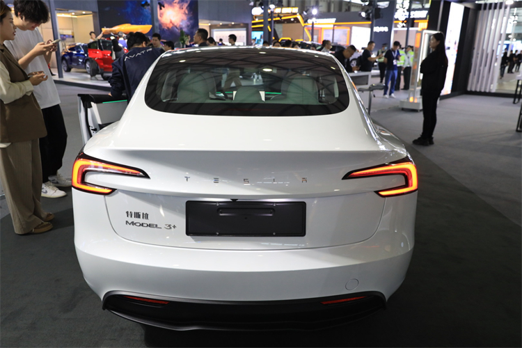 Tech G 2023丨特斯拉新model 3焕新出场，全新换挡方式趣味十足！-第2张图片-科技快讯